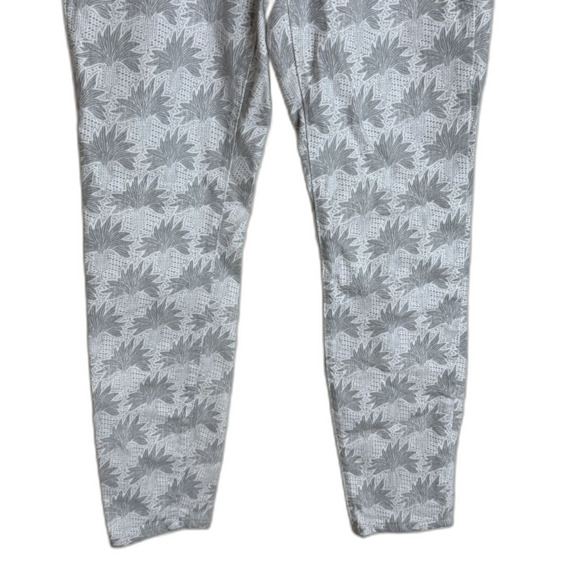 Vineyard Vines ladies Grey White Seashell Pants size 10 casual beachy - Picture 3 of 10